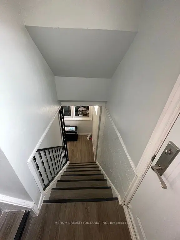 2403 Barclay RD, Burlington, ON L7R 2B7