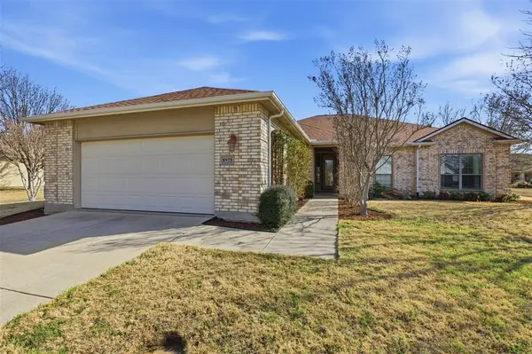 8925 Crestview Drive, Denton, TX 76207