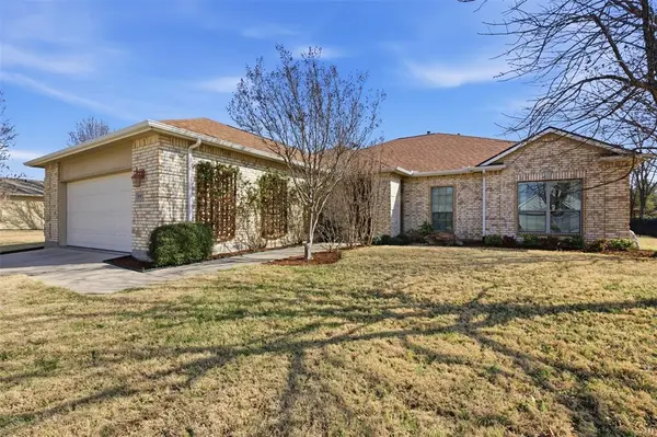 8925 Crestview Drive, Denton, TX 76207
