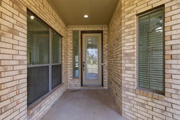 8925 Crestview Drive, Denton, TX 76207