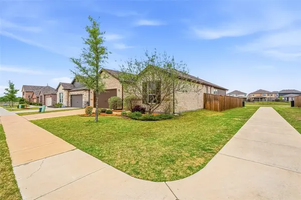 960 Tule Drive, Aubrey, TX 76227