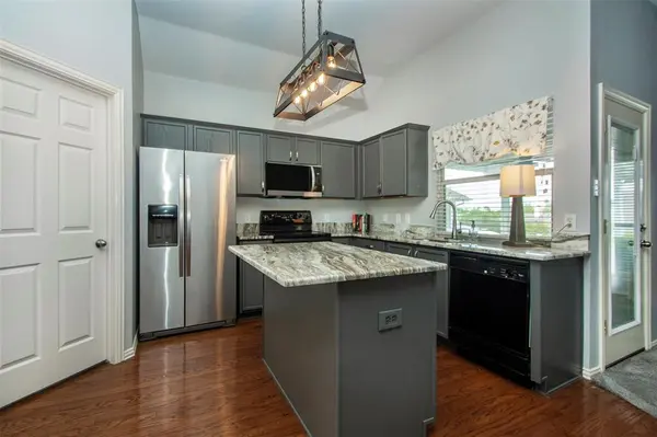 510 Creekside Drive, Anna, TX 75409