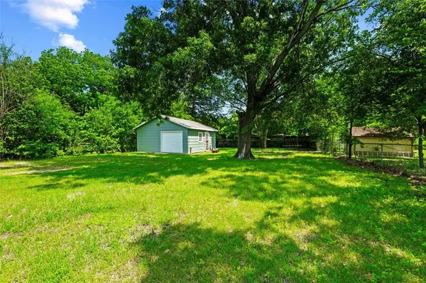 1006 Westridge Avenue, Lancaster, TX 75146