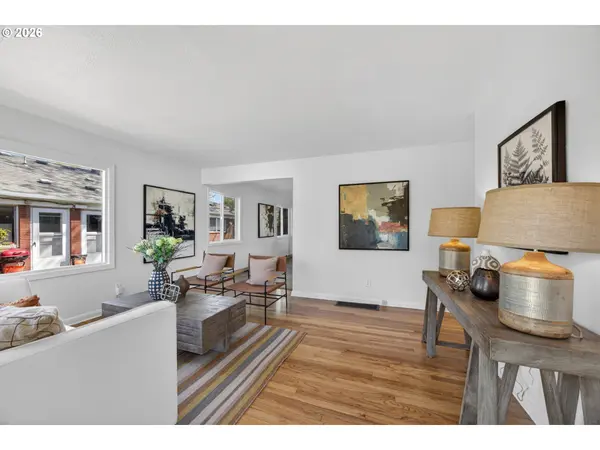 1044 NE 57TH AVE, Portland, OR 97213