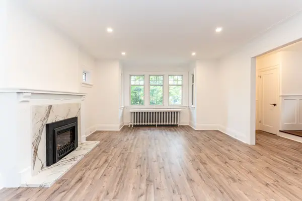 184 Lawrence AVE E, Toronto C04, ON M4N 1T1