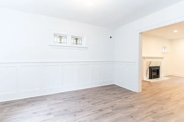 184 Lawrence AVE E, Toronto C04, ON M4N 1T1