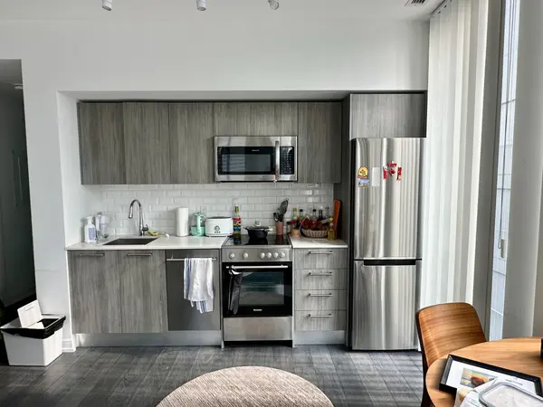 28 Wellesley ST E #2209, Toronto C08, ON M4Y 0C4