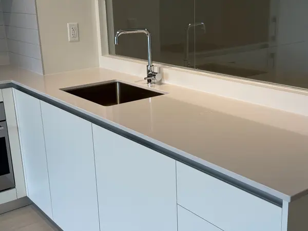 322 Dupont ST #203, Toronto C02, ON M5R 0E3