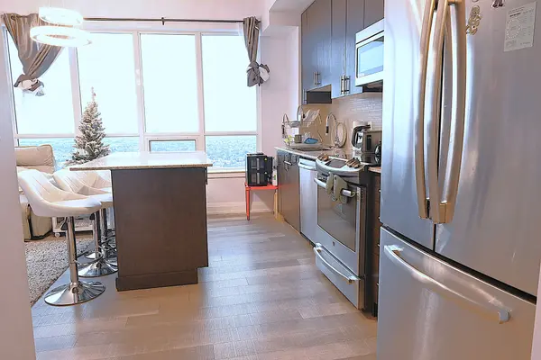 7161 Yonge ST #PH2-08, Markham, ON L3T 0C8