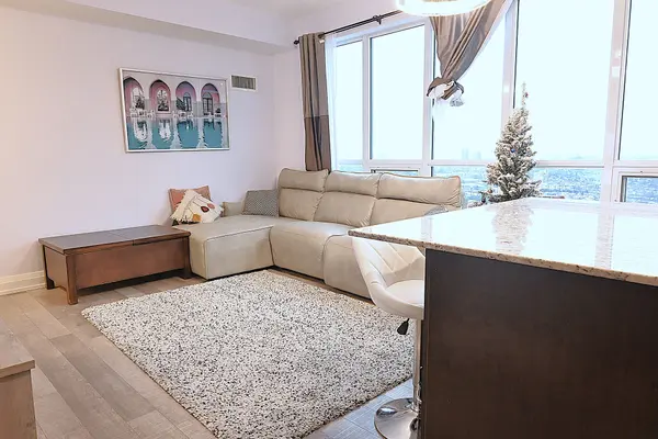 7161 Yonge ST #PH2-08, Markham, ON L3T 0C8