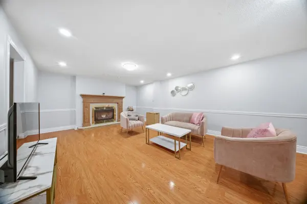 16 Fernwood CRES #Lower, Hamilton, ON L8T 3L1