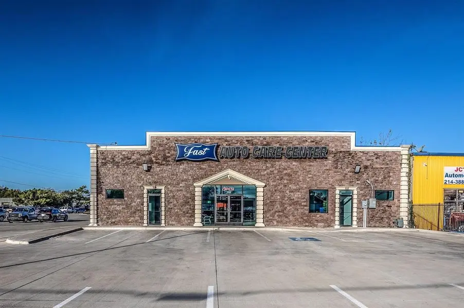 4001 S Buckner Boulevard, Dallas, TX 75227