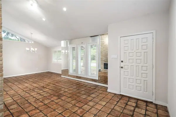 6712 Saint Anne Street, Dallas, TX 75248