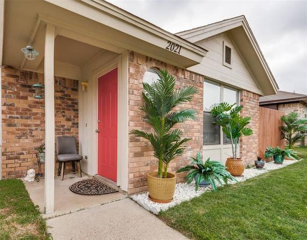 2021 Minnie Drive, Arlington, TX 76012