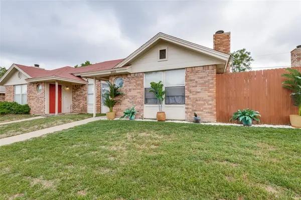 2021 Minnie Drive, Arlington, TX 76012