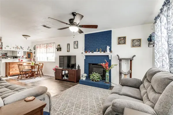 2021 Minnie Drive, Arlington, TX 76012