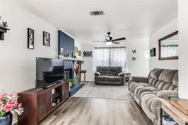 2021 Minnie Drive, Arlington, TX 76012