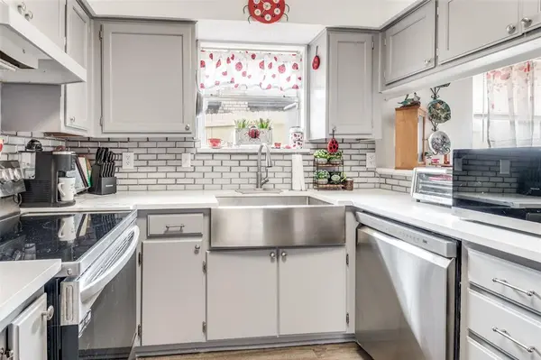 2021 Minnie Drive, Arlington, TX 76012