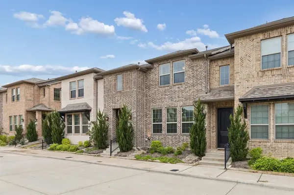 911 Ponds Edge Lane, Euless, TX 76040