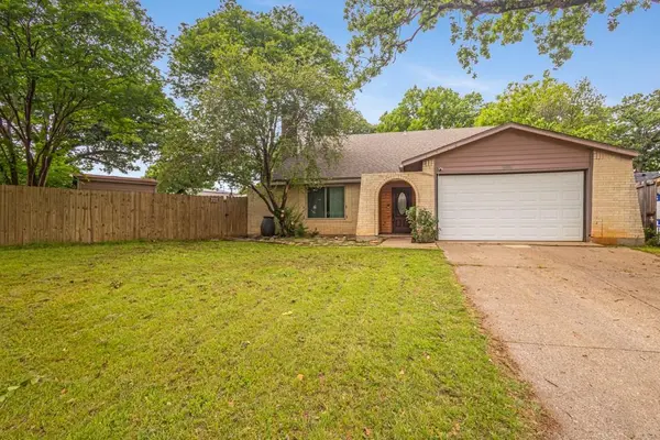 1307 Shady Hollow, Euless, TX 76039