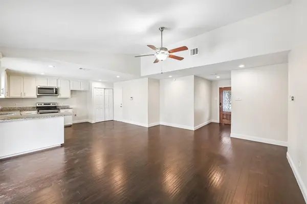 402 W Springdale Lane, Grand Prairie, TX 75052