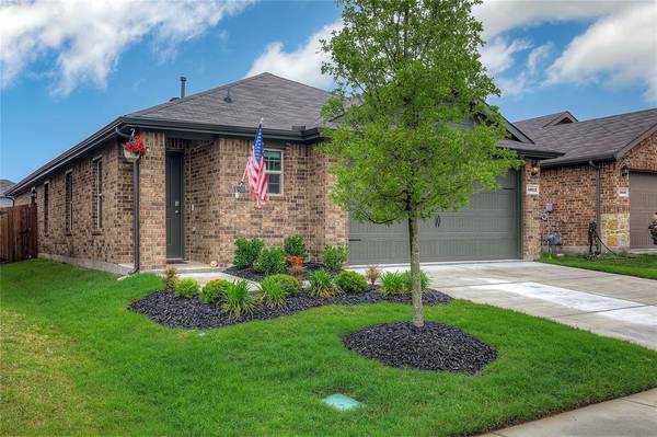 1812 Chandelier Crossing, Crandall, TX 75114