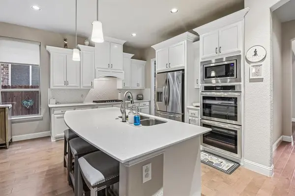 7104 Chelsea Drive, North Richland Hills, TX 76180