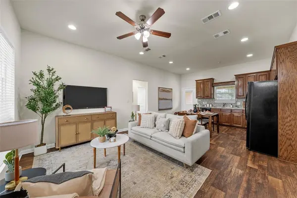 204 Hawk Ridge, Lacy Lakeview, TX 76705