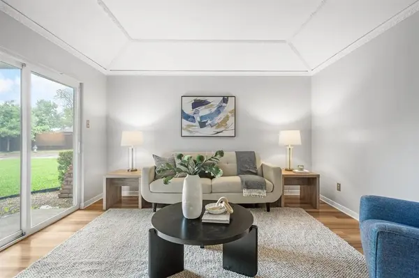 2909 Hillcrest Drive, Irving, TX 75062