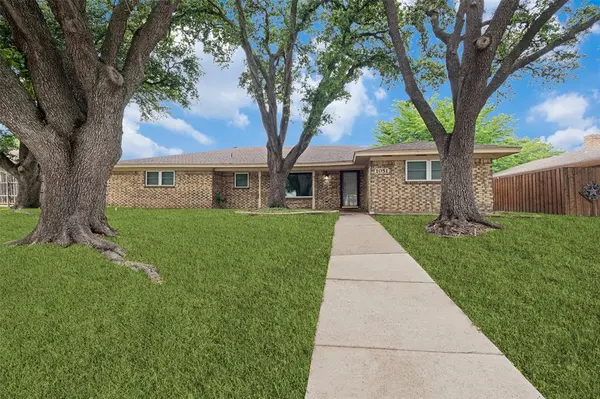 1051 College Parkway, Lewisville, TX 75077