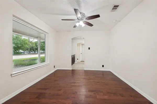 1051 College Parkway, Lewisville, TX 75077