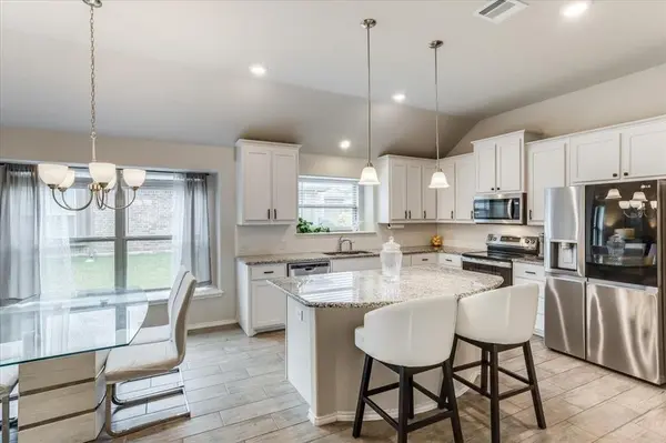 121 Rosemary Drive, Azle, TX 76020