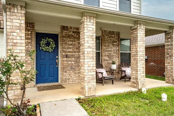 1736 White Feather Lane, Fort Worth, TX 76131