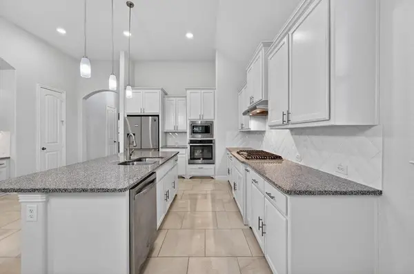 1107 Amber Rose Way, Arlington, TX 76005