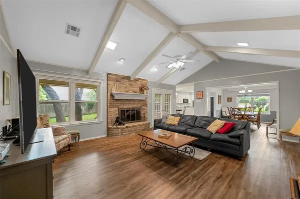 9920 Sandalwood Drive, Woodway, TX 76712