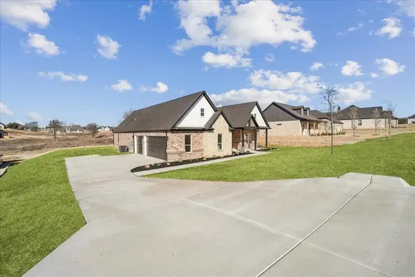 328 Slimp Bluff, Azle, TX 76020