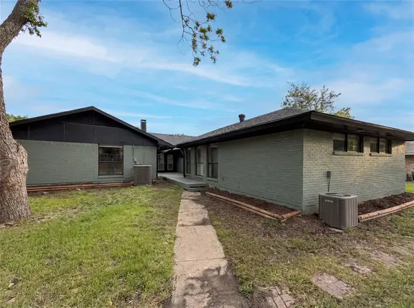 3255 Whitehall Drive, Dallas, TX 75229