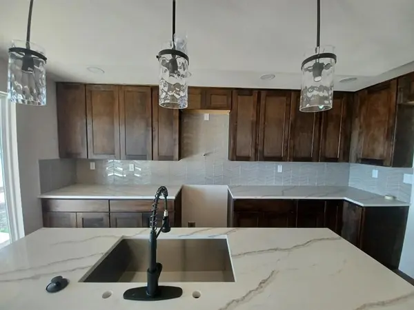 160 Oak Hills, Mabank, TX 75156