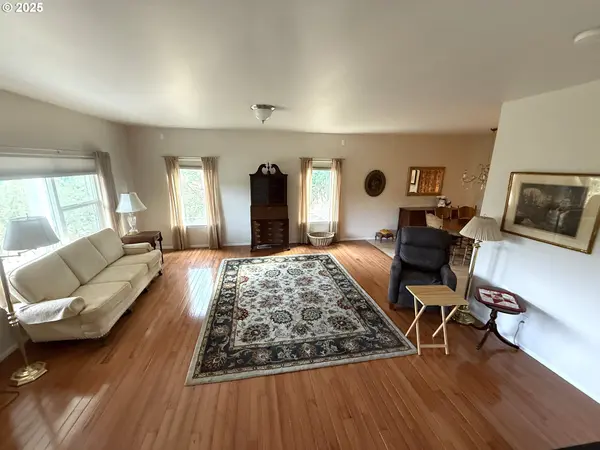 4447 MELROSE RD, Roseburg, OR 97471