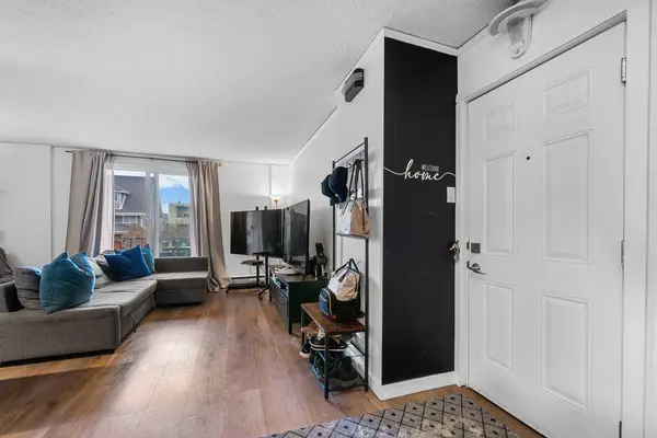 2111 14 ST SW #202, Calgary, AB T2T 3T2