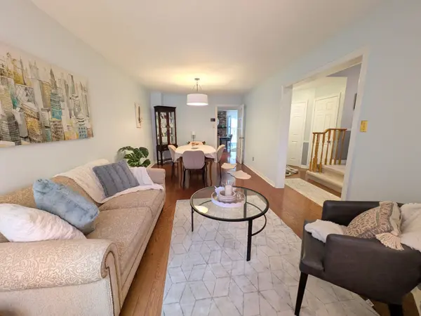 2096 Blacksmith LN, Oakville, ON L6M 3A3