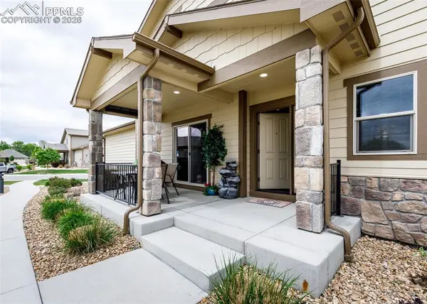 1922 Sunshine Peak DR, Loveland, CO 80538