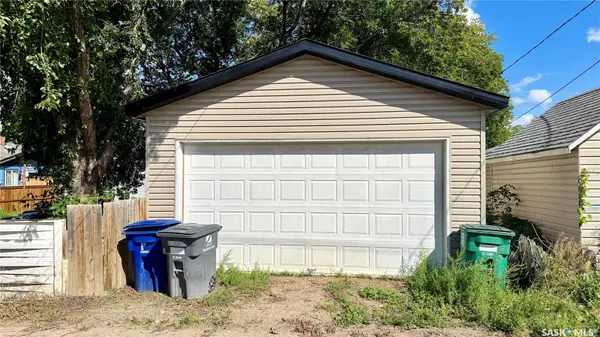 217 L AVENUE N, Saskatoon, SK S7L 2P3