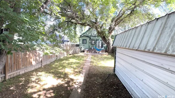 217 L AVENUE N, Saskatoon, SK S7L 2P3