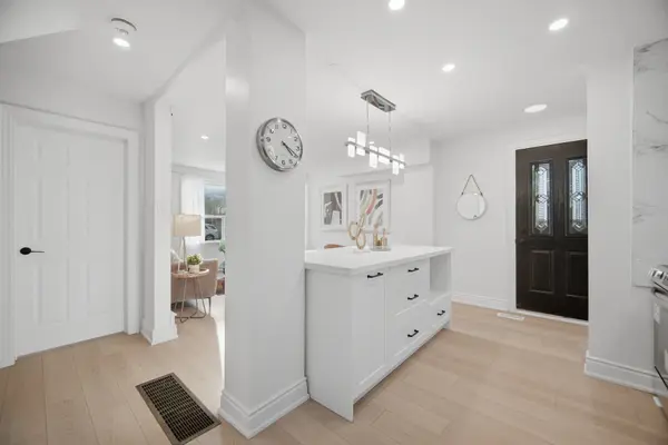 29 Genthorn AVE, Toronto W10, ON M9W 2S8