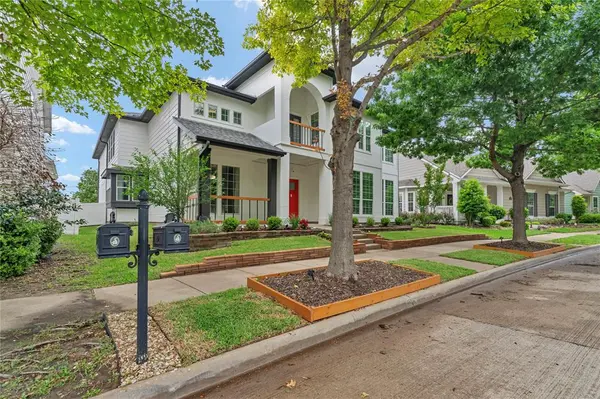 1105 Wenk Court, Aubrey, TX 76227