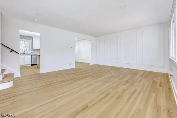 27 Merritt Ave, Bergenfield Boro, NJ 07621