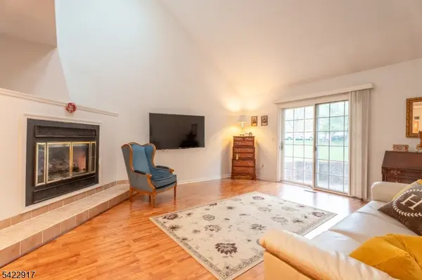 16 Cable Ct, Montville Twp., NJ 07045