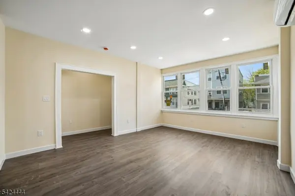 36 Chelsea Ave, East Orange City, NJ 07018