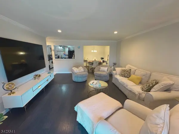 806 Eves Dr #2H, Hillsborough Twp., NJ 08844